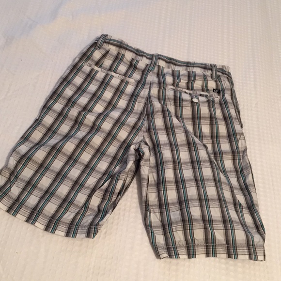 Van Shorts - Picture 5 of 6